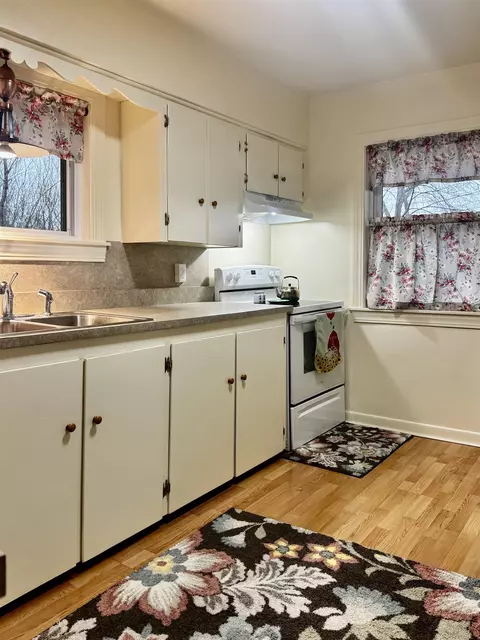 Kitchen - 1361 N State, Gladwin, MI 48624 photo 4 of 5
