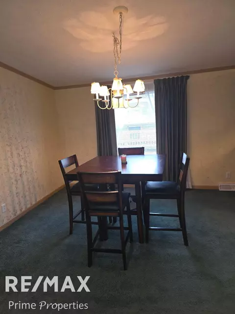 Dining - 134 Apollo, Flushing, MI 48433 photo 3 of 3
