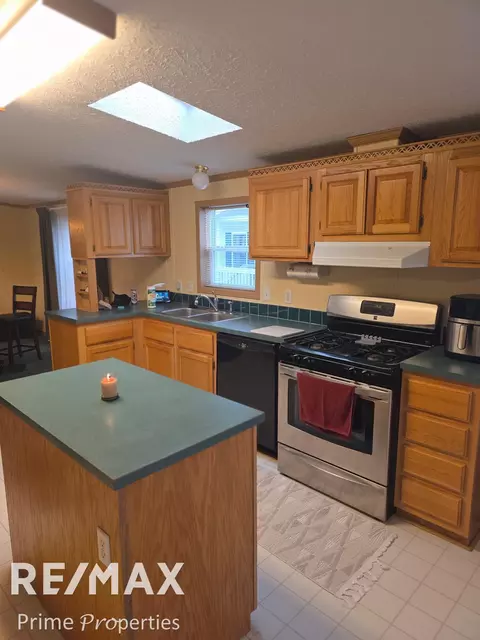 Kitchen - 134 Apollo, Flushing, MI 48433 photo 3 of 4