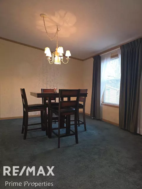 Dining - 134 Apollo, Flushing, MI 48433 photo 1 of 3