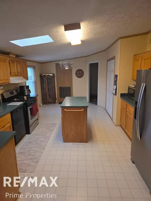 Kitchen - 134 Apollo, Flushing, MI 48433 photo 2 of 4