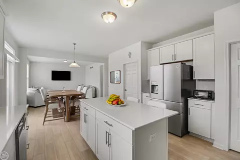 Kitchen - 24731 Arbor, Macomb, MI 48042 photo 3 of 4