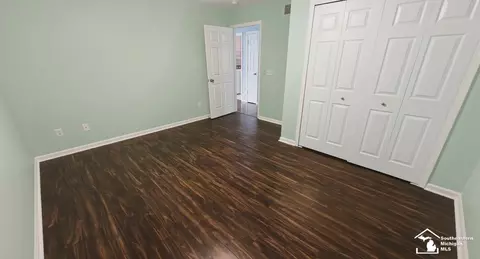 Bedroom - 2140 Delaware Ln, Temperance, MI 48182 photo 2 of 2