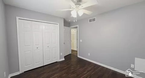 Bedroom - 2140 Delaware Ln, Temperance, MI 48182 photo 1 of 2
