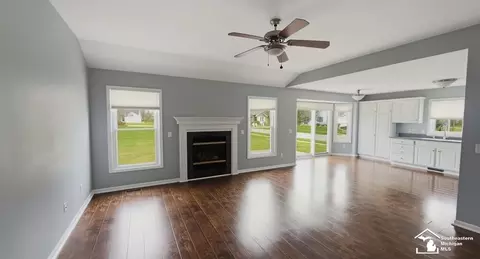 Living - 2140 Delaware Ln, Temperance, MI 48182 photo 2 of 3