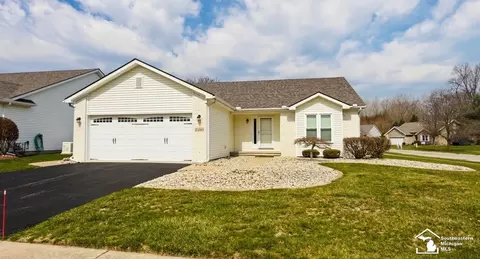 2140 Delaware Ln, Temperance, MI 48182