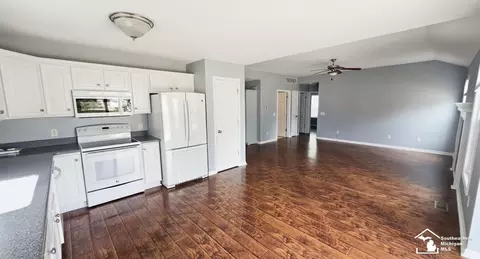 Entry Way - 2140 Delaware Ln, Temperance, MI 48182 photo 1 of 1