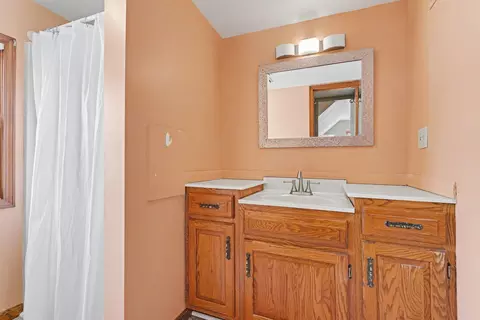 Bath - 1728 Linksview, Gladwin, MI 48624 photo 1 of 4