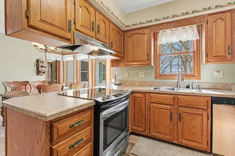 Kitchen - 1728 Linksview, Gladwin, MI 48624 photo 3 of 3