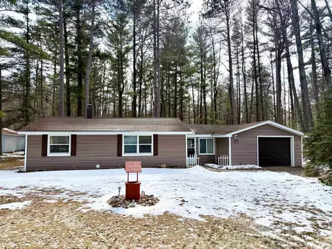 4019 E Higgins Lk, Roscommon, MI 48653
