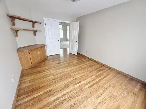 Bedroom - 48401 Valley Forge Dr, Macomb, MI 48044 photo 5 of 5