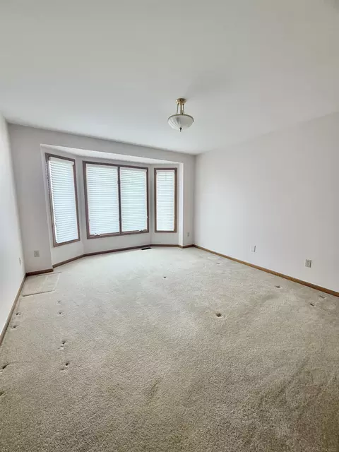 Bedroom - 48401 Valley Forge Dr, Macomb, MI 48044 photo 3 of 5