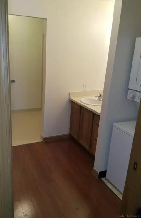Bath - 15530 Ashley, Macomb, MI 48044 photo 3 of 3