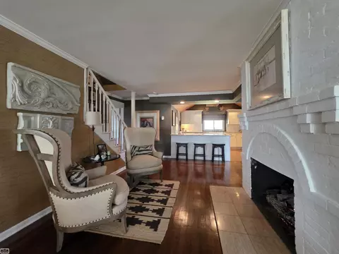 Living - 206 Edgewater, Algonac, MI 48001 photo 6 of 7