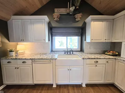 Kitchen - 206 Edgewater, Algonac, MI 48001 photo 2 of 2