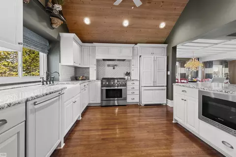 Kitchen - 206 Edgewater, Algonac, MI 48001 photo 1 of 2