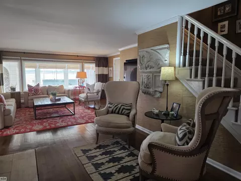 Living - 206 Edgewater, Algonac, MI 48001 photo 5 of 7