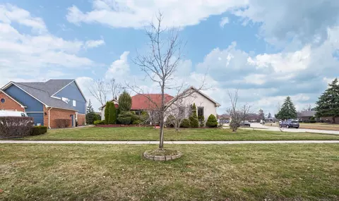Exterior - 47310 Beacon Sq, Macomb, MI 48044 photo 2 of 7