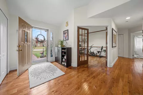 Entry Way - 47310 Beacon Sq, Macomb, MI 48044 photo 2 of 2