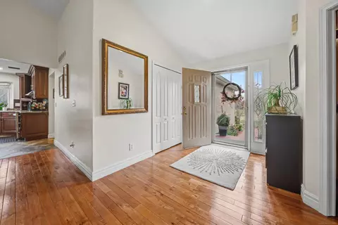Entry Way - 47310 Beacon Sq, Macomb, MI 48044 photo 1 of 2