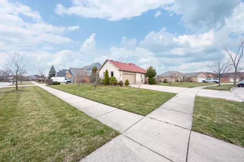 Exterior - 47310 Beacon Sq, Macomb, MI 48044 photo 3 of 7