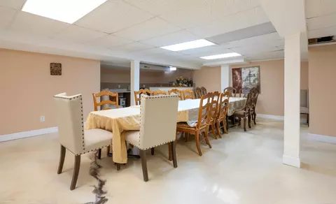 Dining - 47310 Beacon Sq, Macomb, MI 48044 photo 3 of 4
