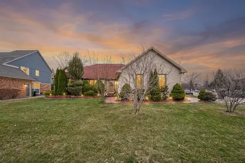 47310 Beacon Sq, Macomb, MI 48044