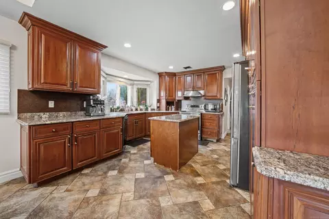 Kitchen - 47310 Beacon Sq, Macomb, MI 48044 photo 1 of 4