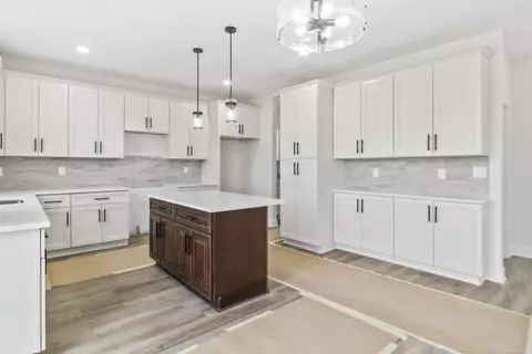 Kitchen - 45537 Gable, Macomb, MI 48044 photo 3 of 3