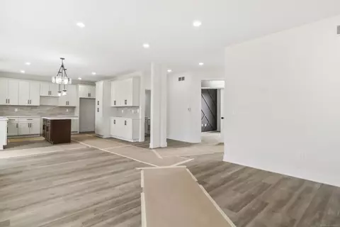 Entry Way - 45537 Gable, Macomb, MI 48044 photo 3 of 5