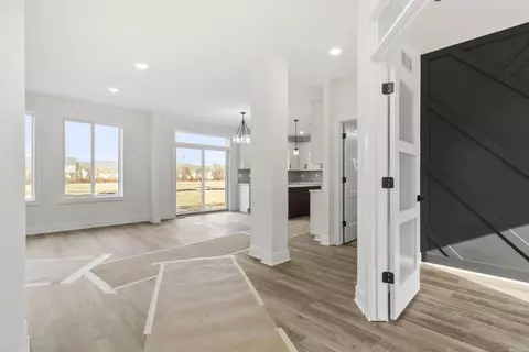 Entry Way - 45537 Gable, Macomb, MI 48044 photo 2 of 5
