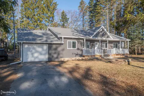 Exterior - 229 N Water, Au Gres, MI 48703 photo 2 of 9