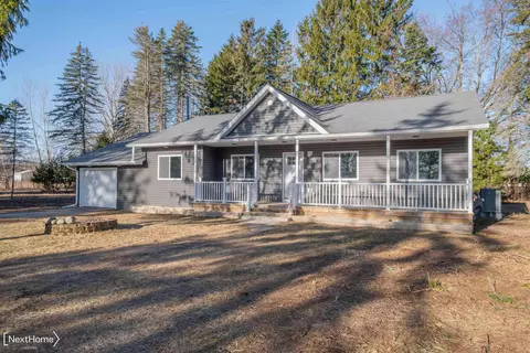 Exterior - 229 N Water, Au Gres, MI 48703 photo 3 of 9