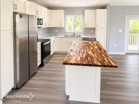 Kitchen - 229 N Water, Au Gres, MI 48703 photo 2 of 2