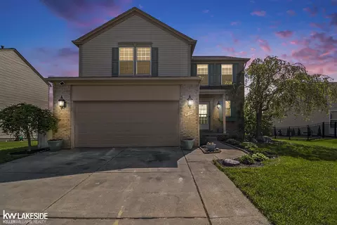 56546 Winding Crk, Macomb, MI 48042