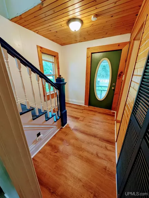 Entry Way - 314 Cherry, Iron River, MI 49935 photo 2 of 3