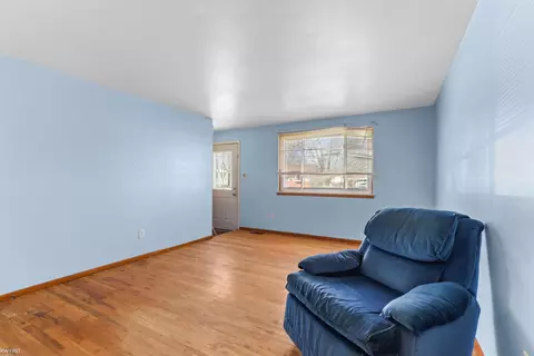 Living - 6715 Niagara, Romulus, MI 48174 photo 1 of 4