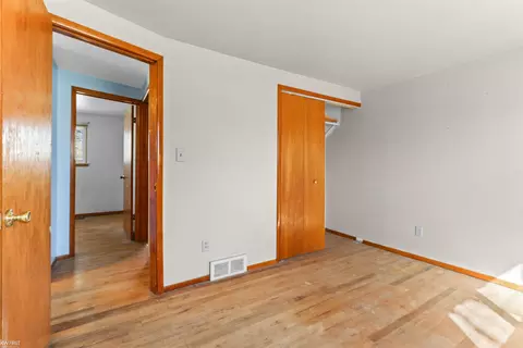 Bedroom - 6715 Niagara, Romulus, MI 48174 photo 2 of 6