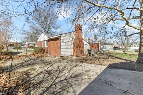Exterior - 6715 Niagara, Romulus, MI 48174 photo 5 of 6