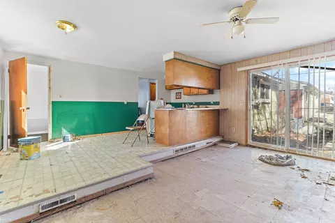 Living - 6715 Niagara, Romulus, MI 48174 photo 4 of 4