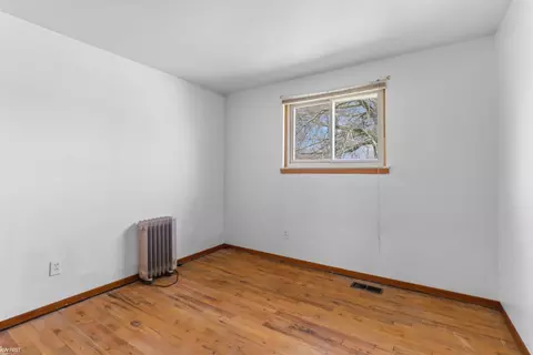 Bedroom - 6715 Niagara, Romulus, MI 48174 photo 3 of 6