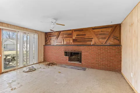 Living - 6715 Niagara, Romulus, MI 48174 photo 3 of 4