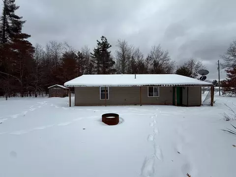 881 E Kittle, Mio, MI 48647 photo 3
