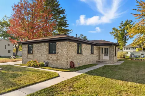 2037 W Park, Algonac, MI 48001