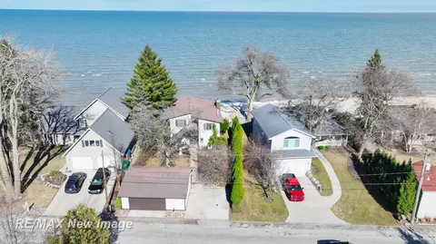 389 Ricoma Bch, Bay City, MI 48706