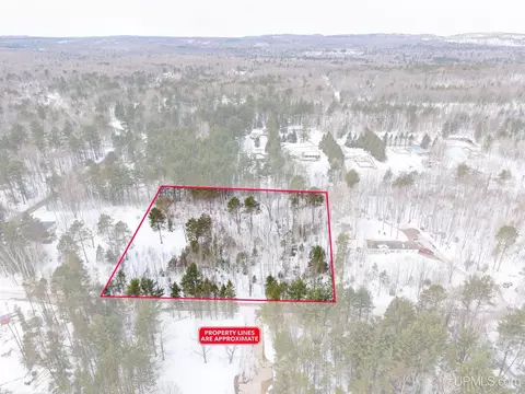 tbd S Willow, Marquette, MI 49855