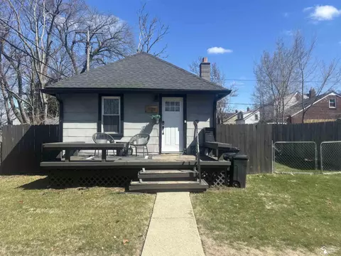 824 Beaufield, Ferndale, MI 48220