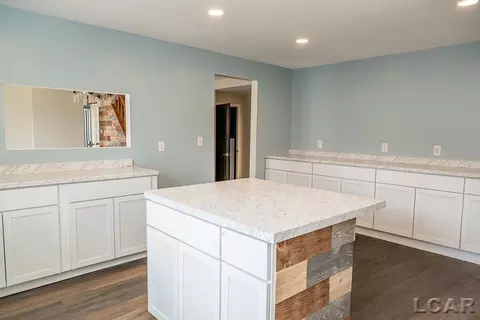 Kitchen - 1015 E Hunt, Adrian, MI 49221 photo 3 of 6