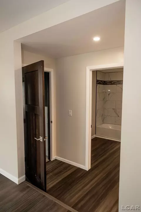 Entry Way - 1015 E Hunt, Adrian, MI 49221 photo 5 of 9