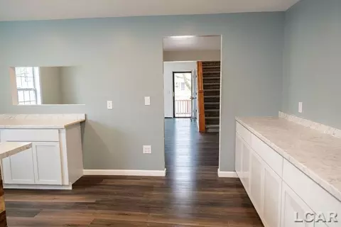 Entry Way - 1015 E Hunt, Adrian, MI 49221 photo 6 of 9